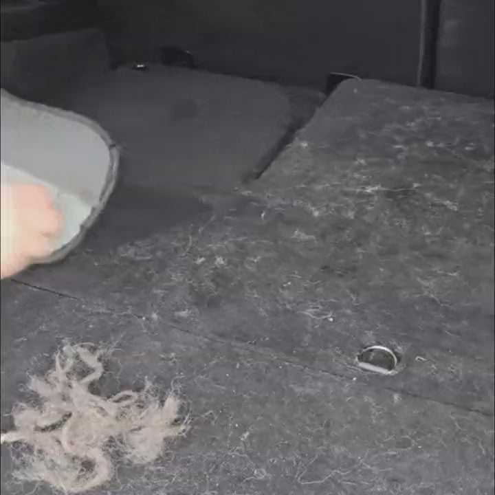 Una pasada del guante por el sofá y el pelo levantado